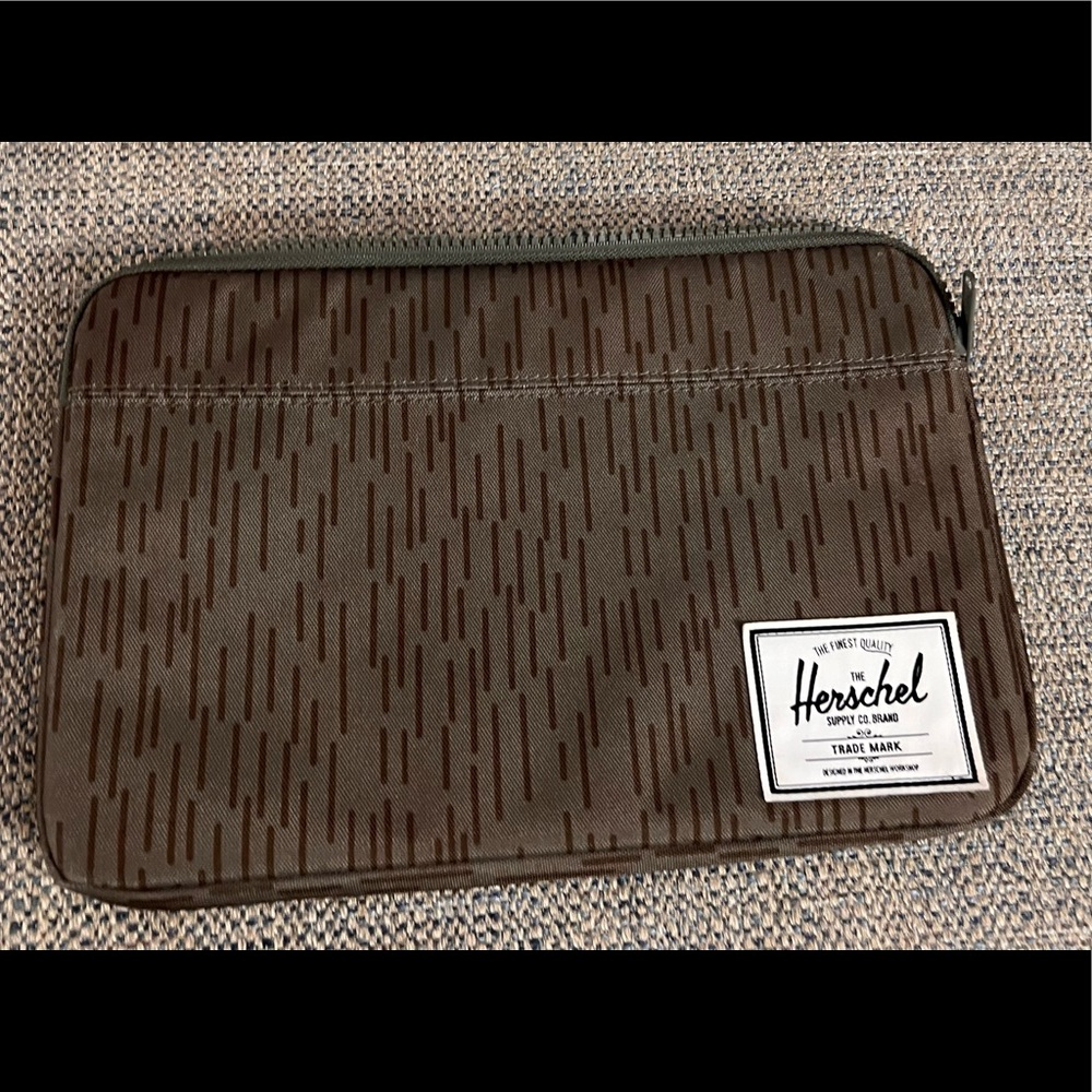 Herschel Supply Co Case